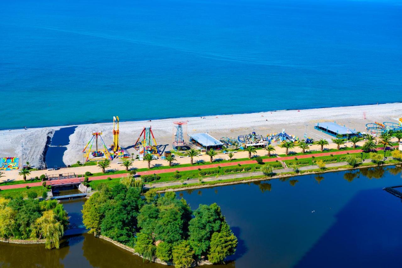 Orbi Sea View Apartment บาทูมิ ภายนอก รูปภาพ